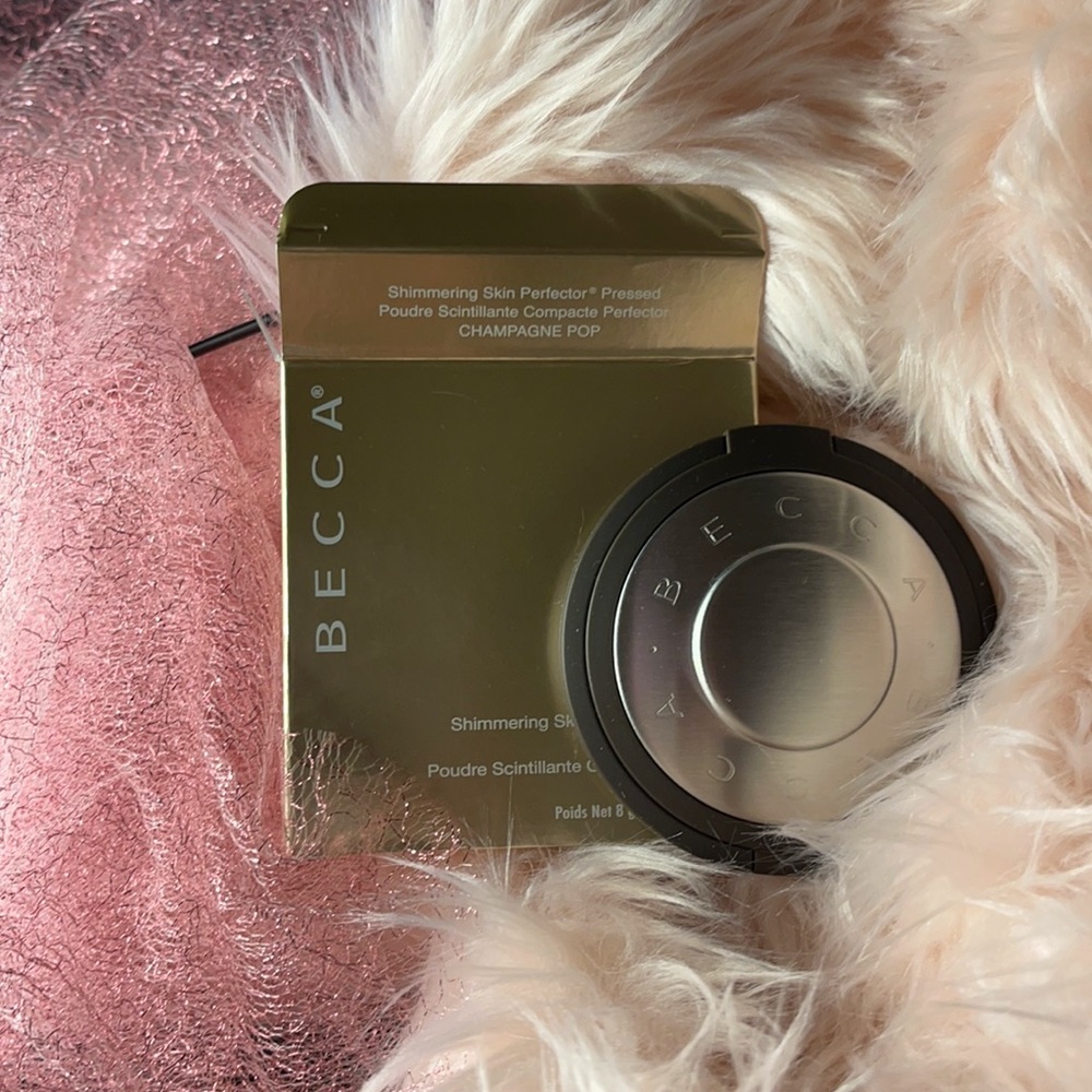 BECCA Cosmetics Champagne Pop Highlighter